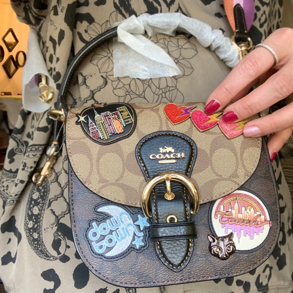 Last 1❤️Authentic COACH SIGNATURE LEATHER PATCHES FLAP SNAP SHOULDER/CROSSBODY - Picture 3 of 16